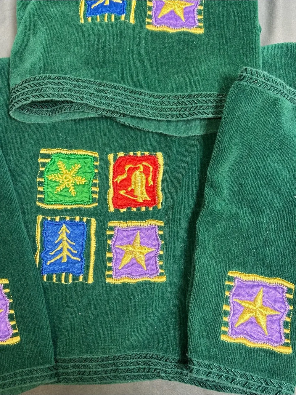 Vintage Christmas Holiday Embroidered Towel Set Stars Snowflakes Green 4 PC